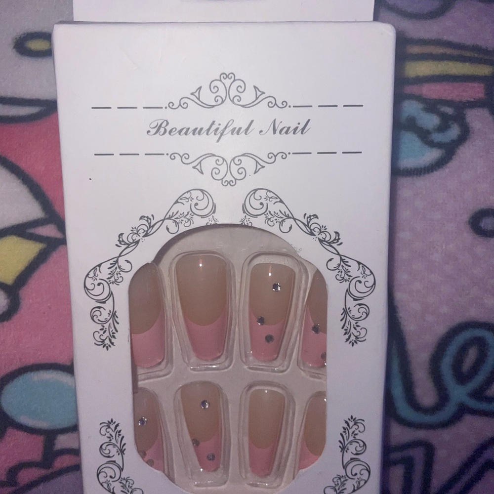 Pink French-tip Press-on nails 24pcs